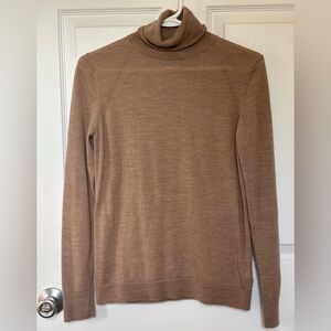 Banana Republic 100% Merino Wool Camel Tan Turtleneck Sweater Size M Womens